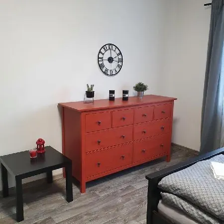 Luka - Horejsi Apartment *